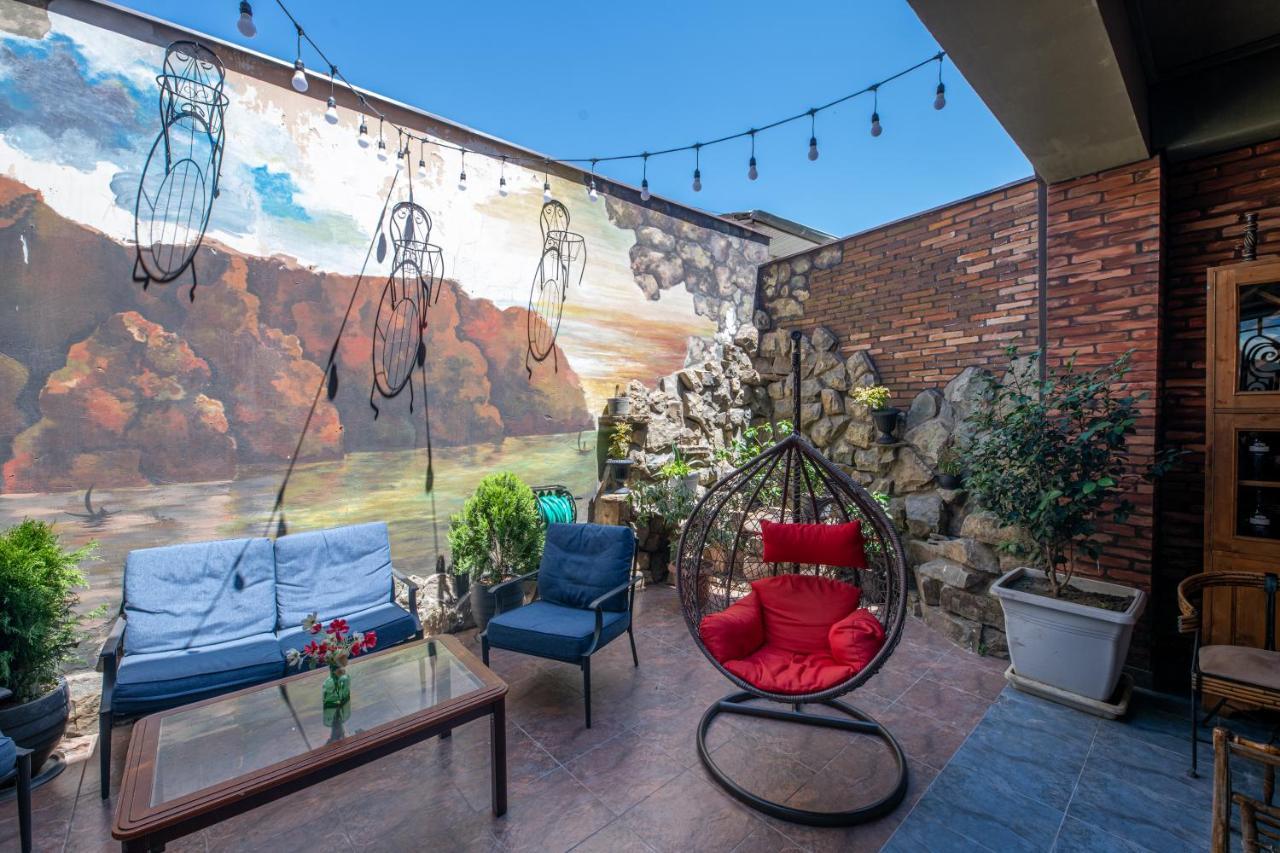 Ponto Gallery Boutique Hotel Tbilisi ภายนอก รูปภาพ