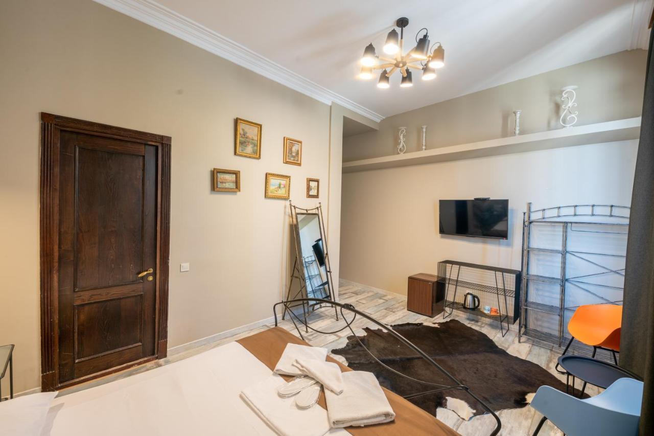 Ponto Gallery Boutique Hotel Tbilisi ภายนอก รูปภาพ